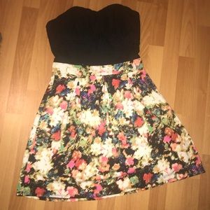 Short strapless dress